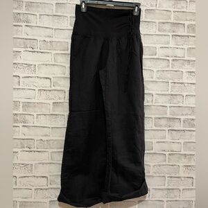 NWOT! Women’s Black linen blend pants raw hem roll tab pants, size small